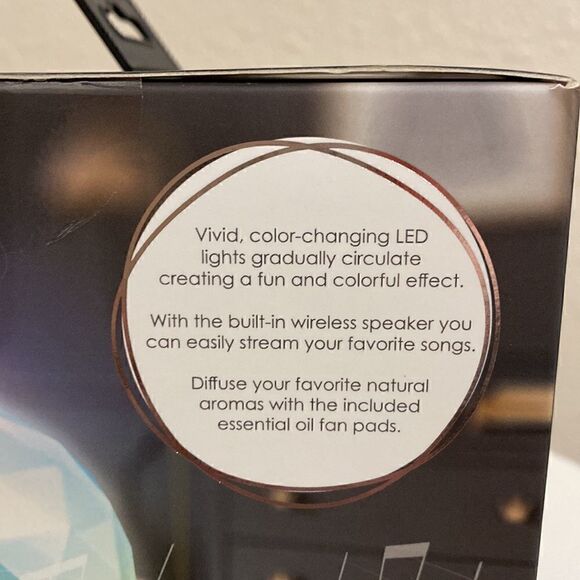 Disney Minnie Mouse Aroma Diffuser & Wireless Speaker - Picture 7 of 10